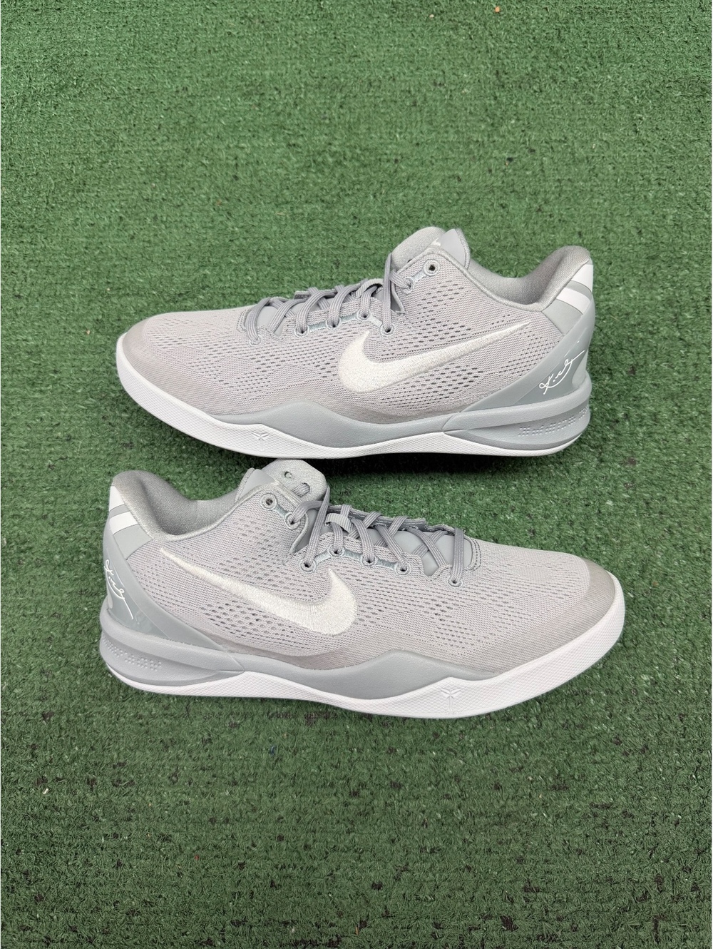NIKE KOBE 8 WOLF GREY SIZE 7Y